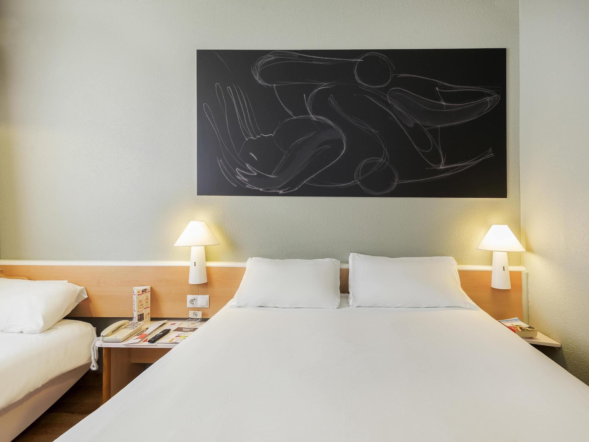 Family, Multiple Beds