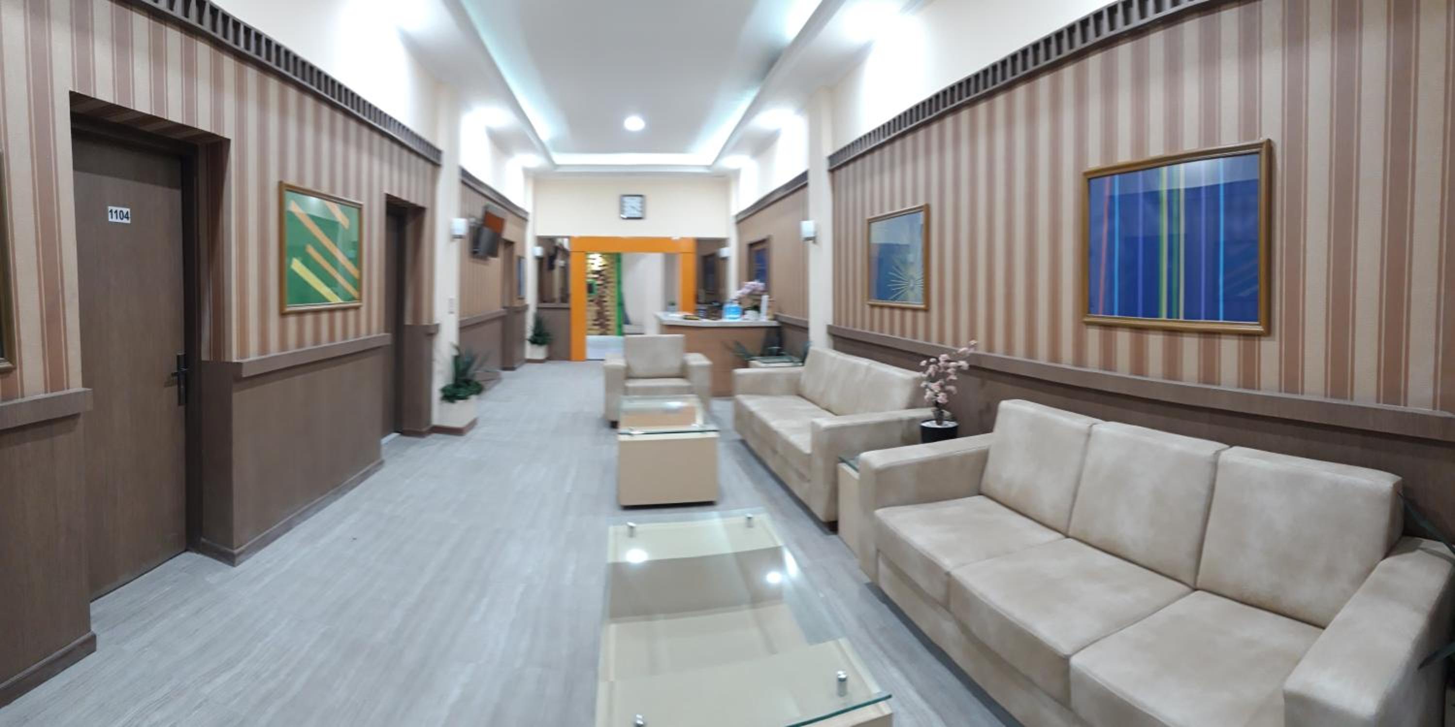 RedDoorz near Istana Plaza 2 32/50