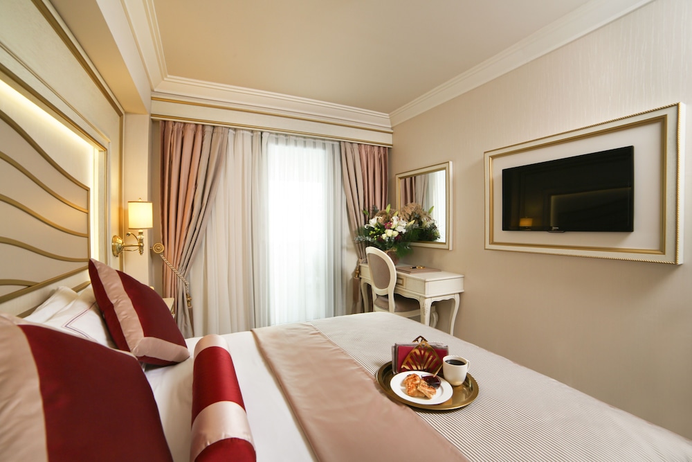 Halifaks Hotel 17/50