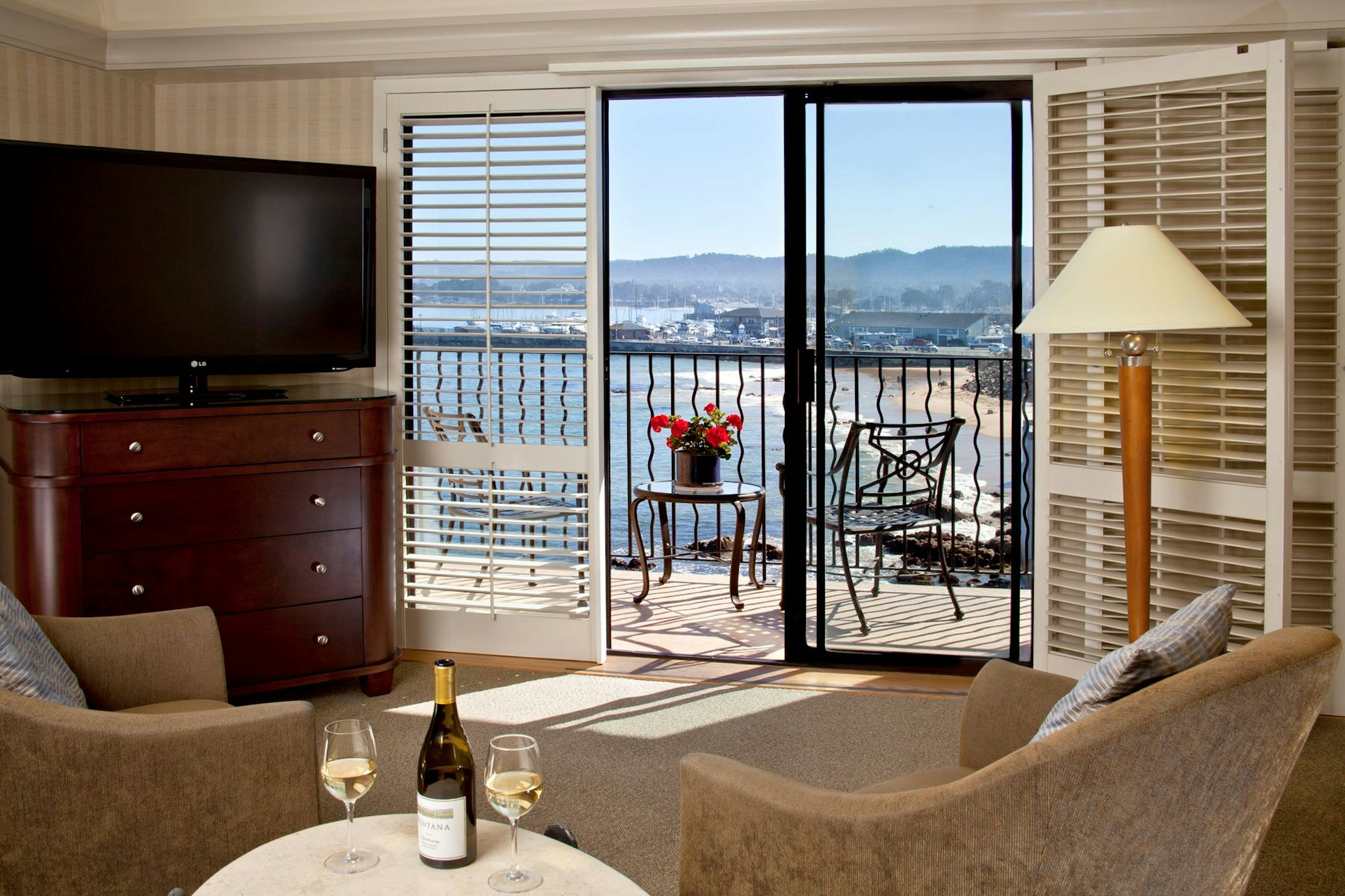 Monterey Bay Inn 41/44