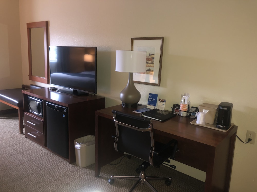 Comfort Inn & Suites Ukiah Mendocino County 31/34