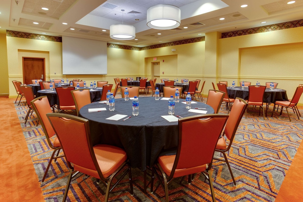 Druri Inn And Suites West Des Moines 37/45