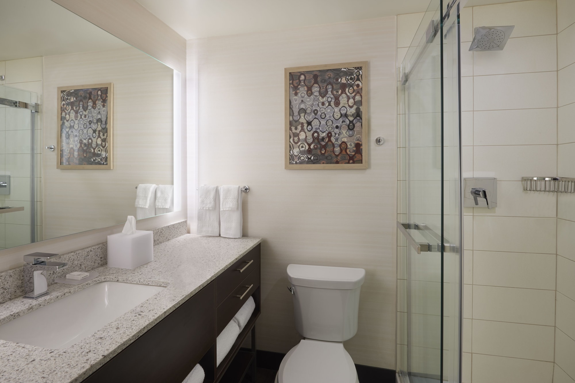studio, 2 queen beds, kitchen, TownePlace Suites by Marriott Toronto Oakville (ex Quality Suites) 4/5