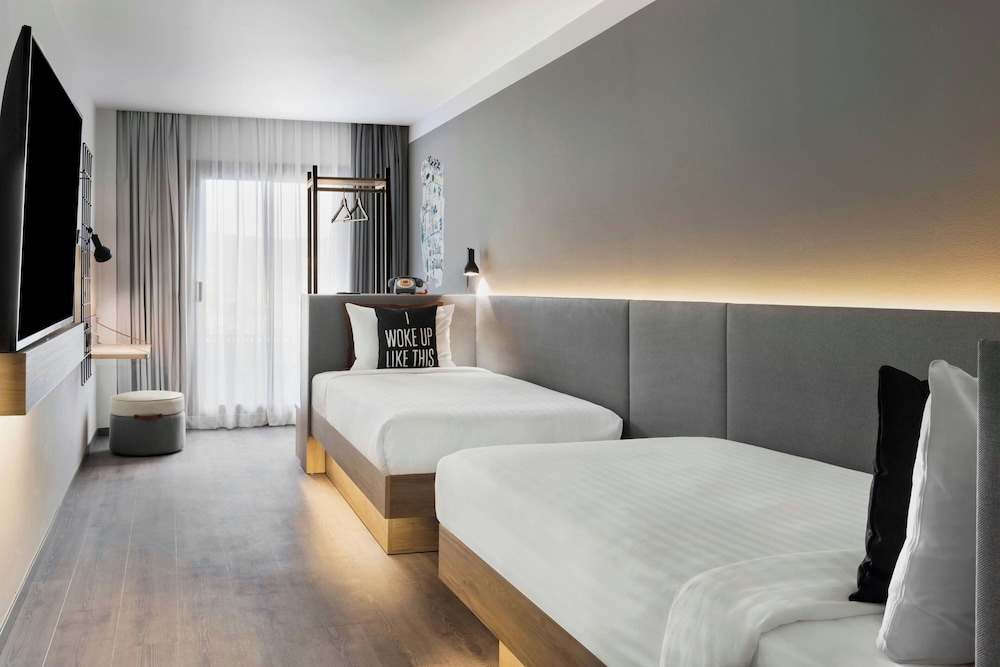 Room at Moxy Barcelona, BARCELONA