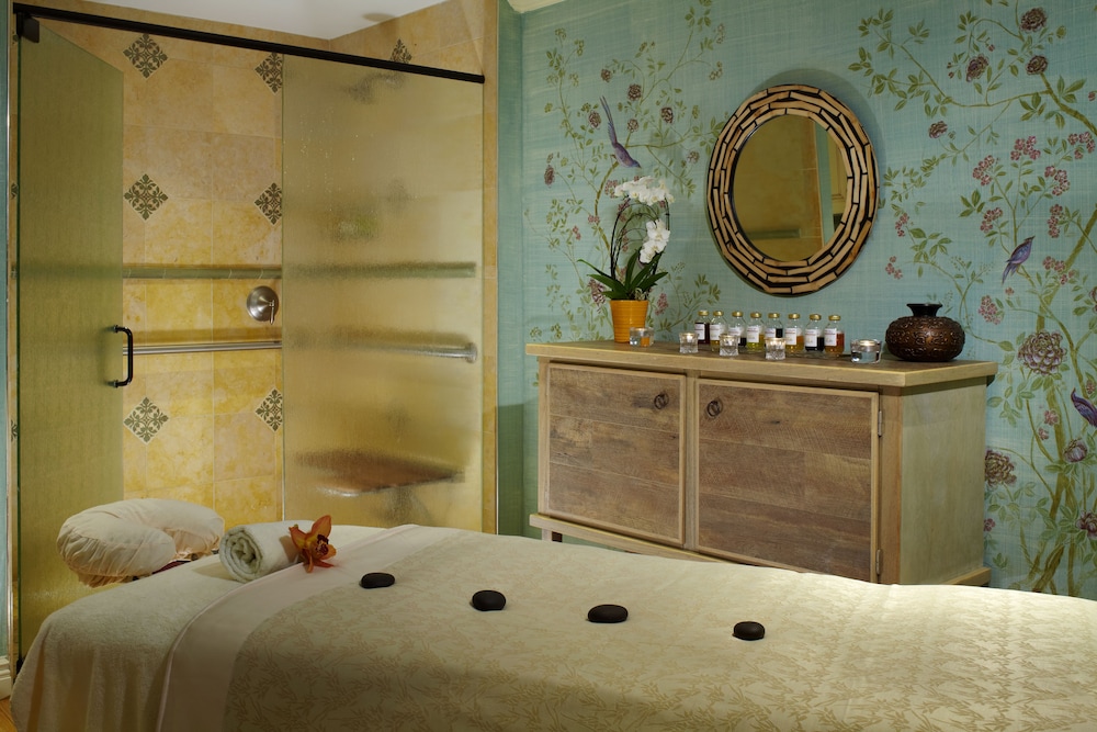 Delamar Greenwich Harbor 26/58