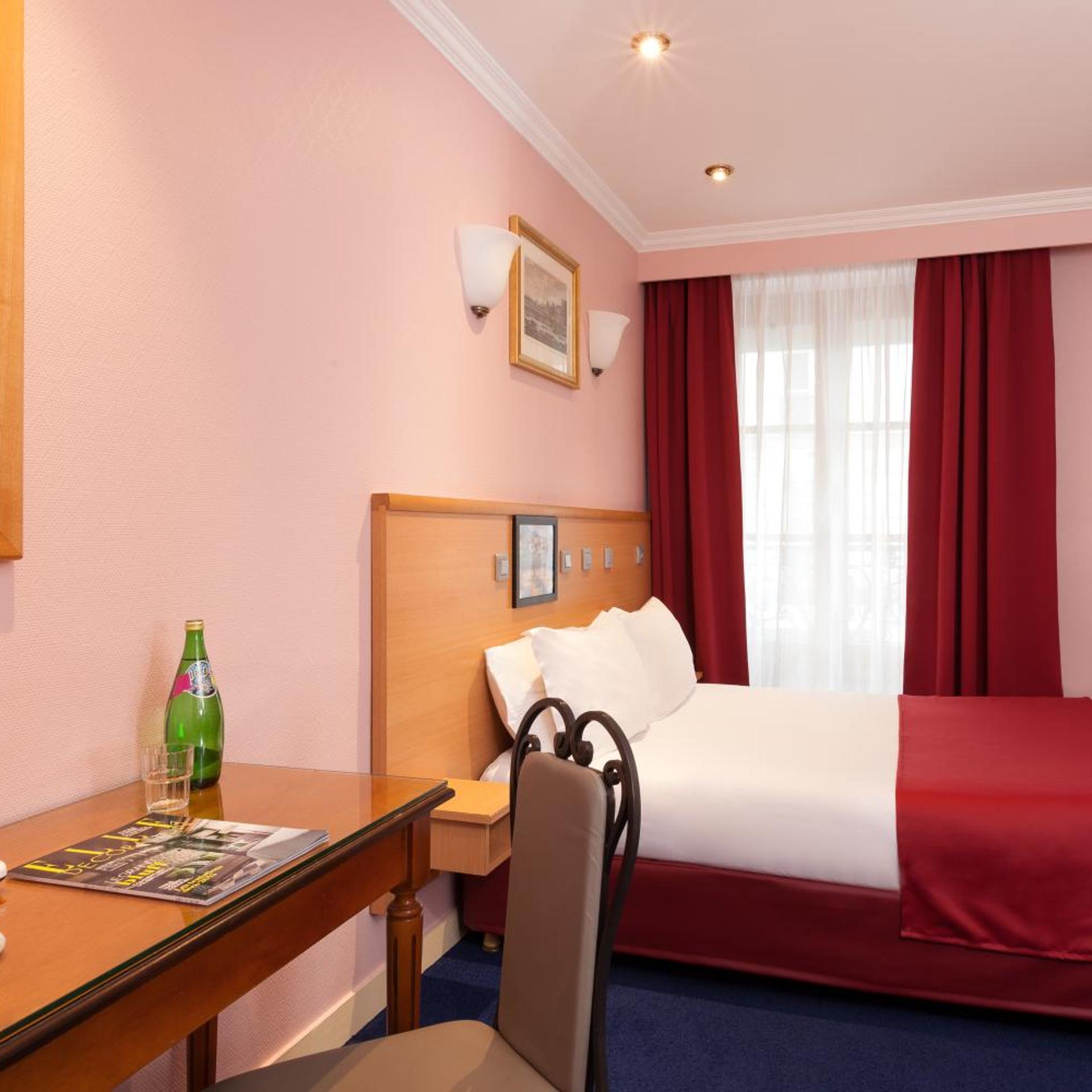 GRAND HOTEL AMELOT 24/45