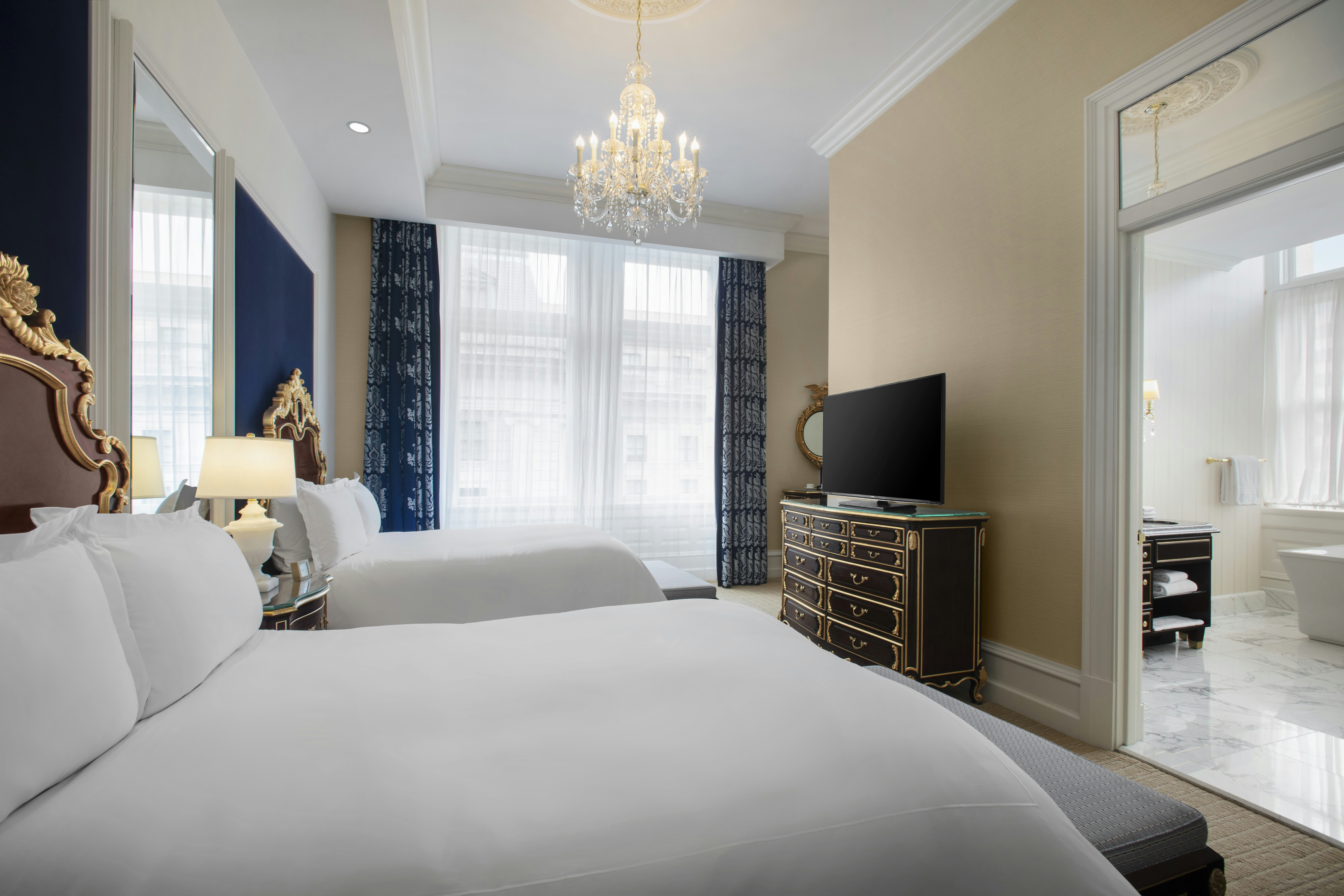 GRAND, 2 QUEEN BEDS
