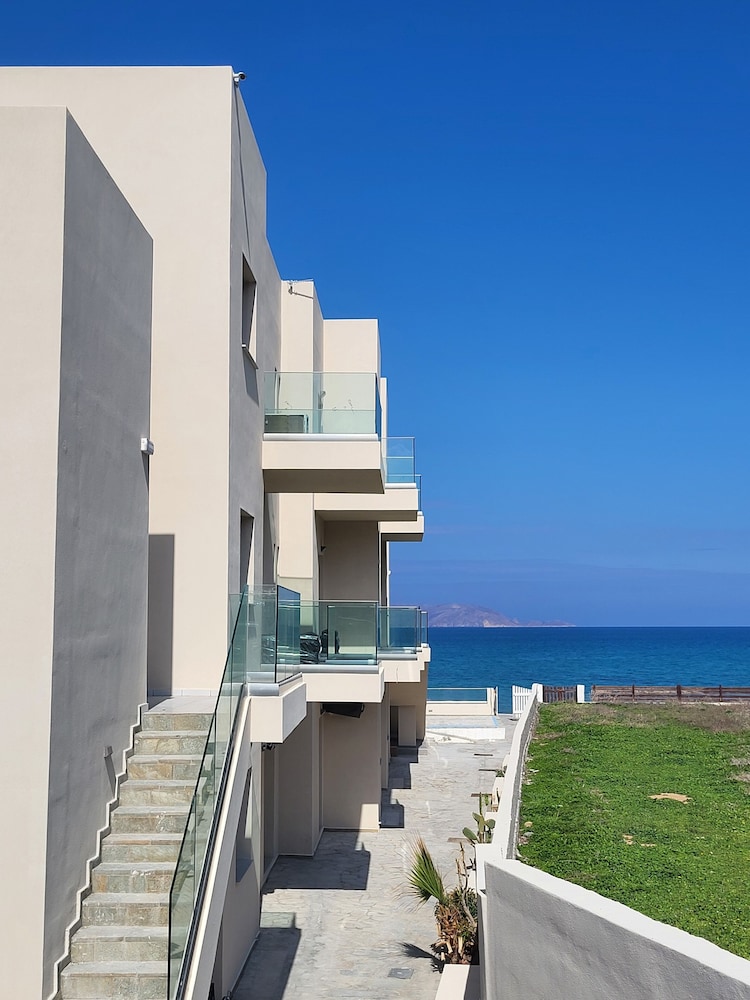 Almare Beach Hotel 44/50
