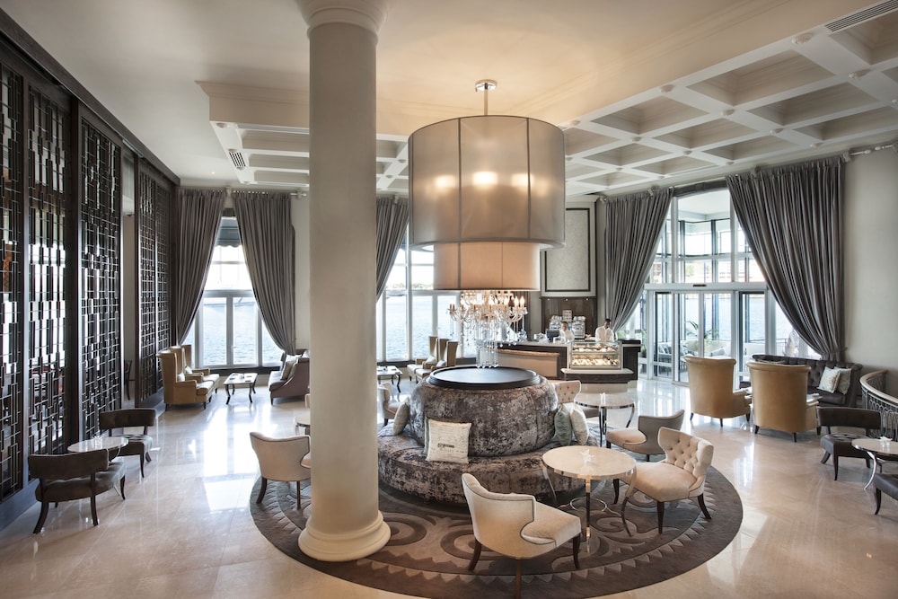 Labourdonnais Waterfront Hotel 58/72