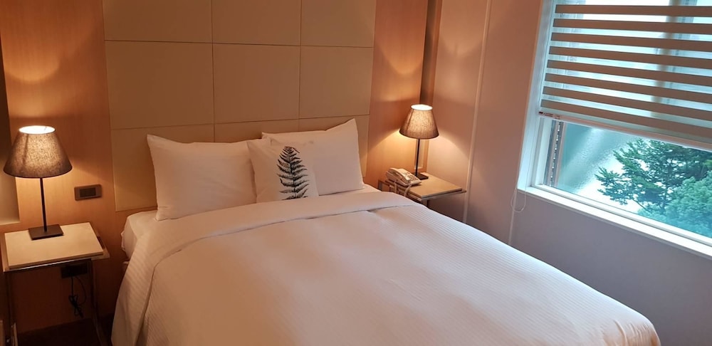 New California Hotel 12/46
