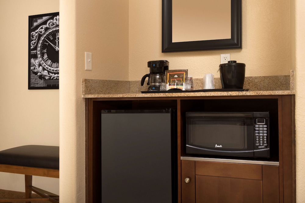Country Inn & Suites by Radisson, Humble IAH East 15/31