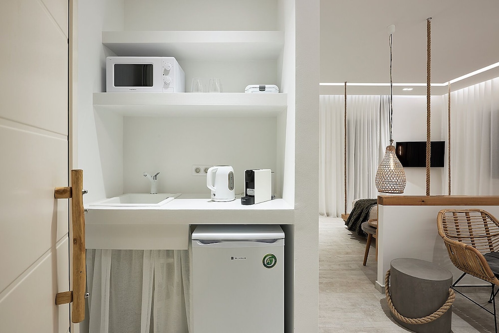 Nirome Luxury Suites 44/50