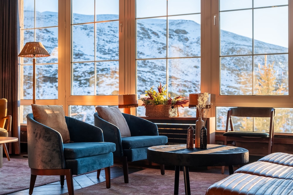 The Mountains Hotel 32/50