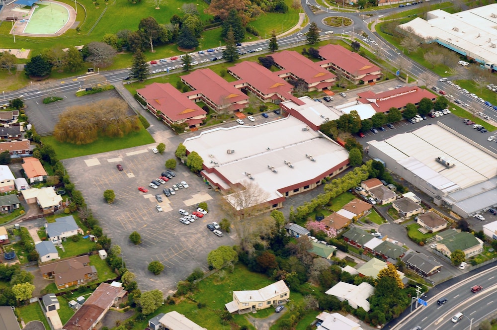 Distinction Hamilton Hotel Conference Centre 44/50