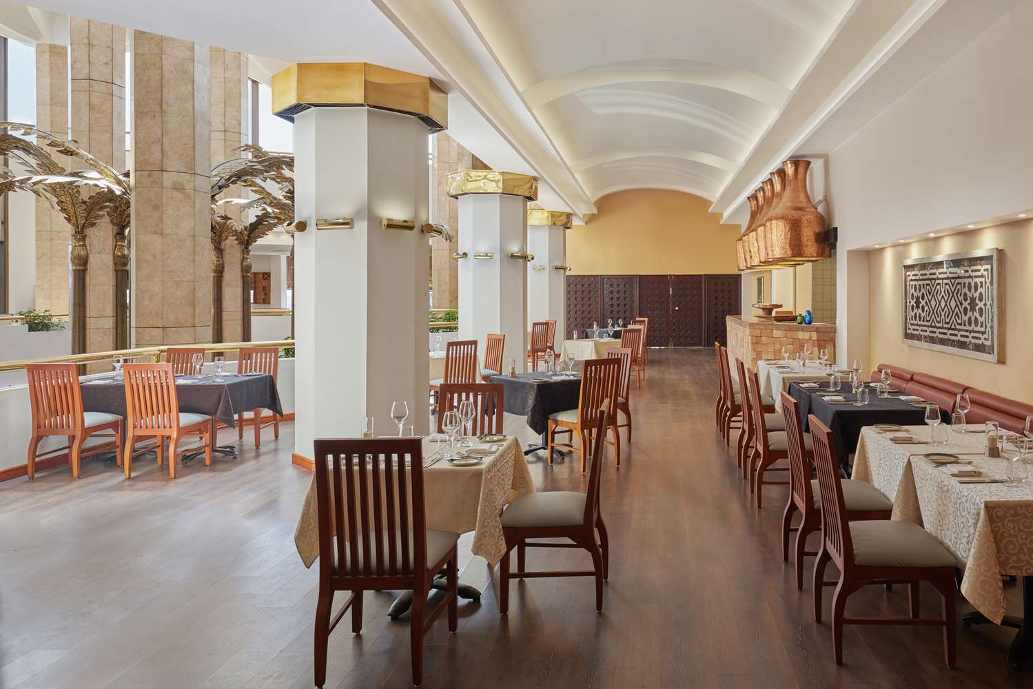 restaurant cafeteria