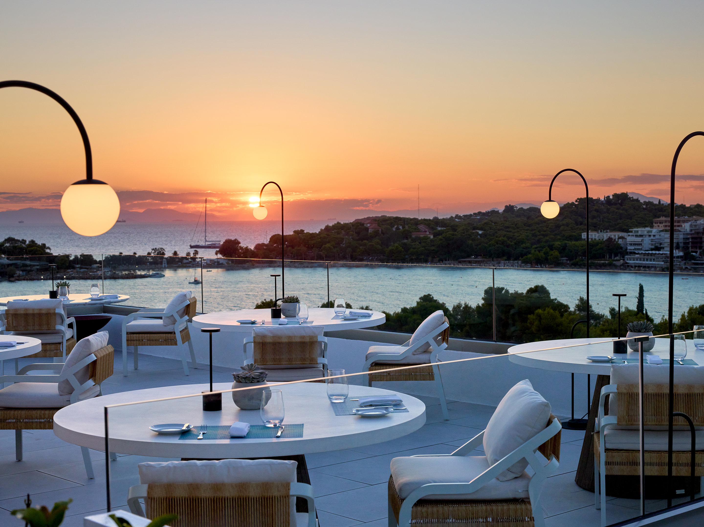 The Roc Club, A Hotel to Live 50/65