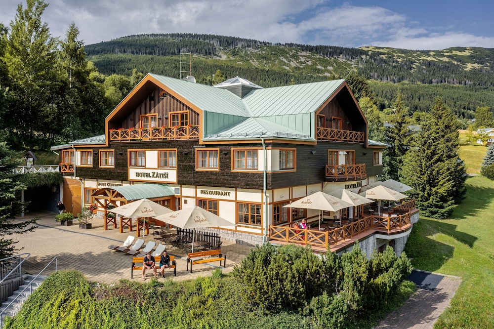 Hotel Zatisi 3/50