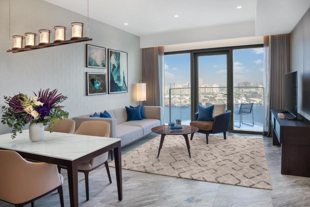 Premium 3B with Skyline View in Address Harbor Point 16/41