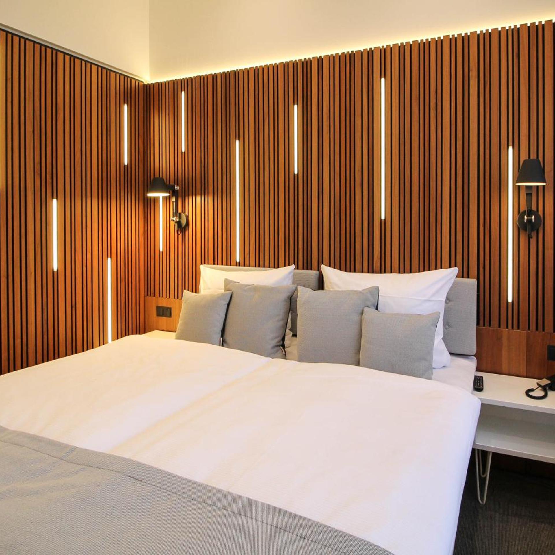 Deluxe, Double Bed, H24 Hotel Berlin Lichtenberg 3/10