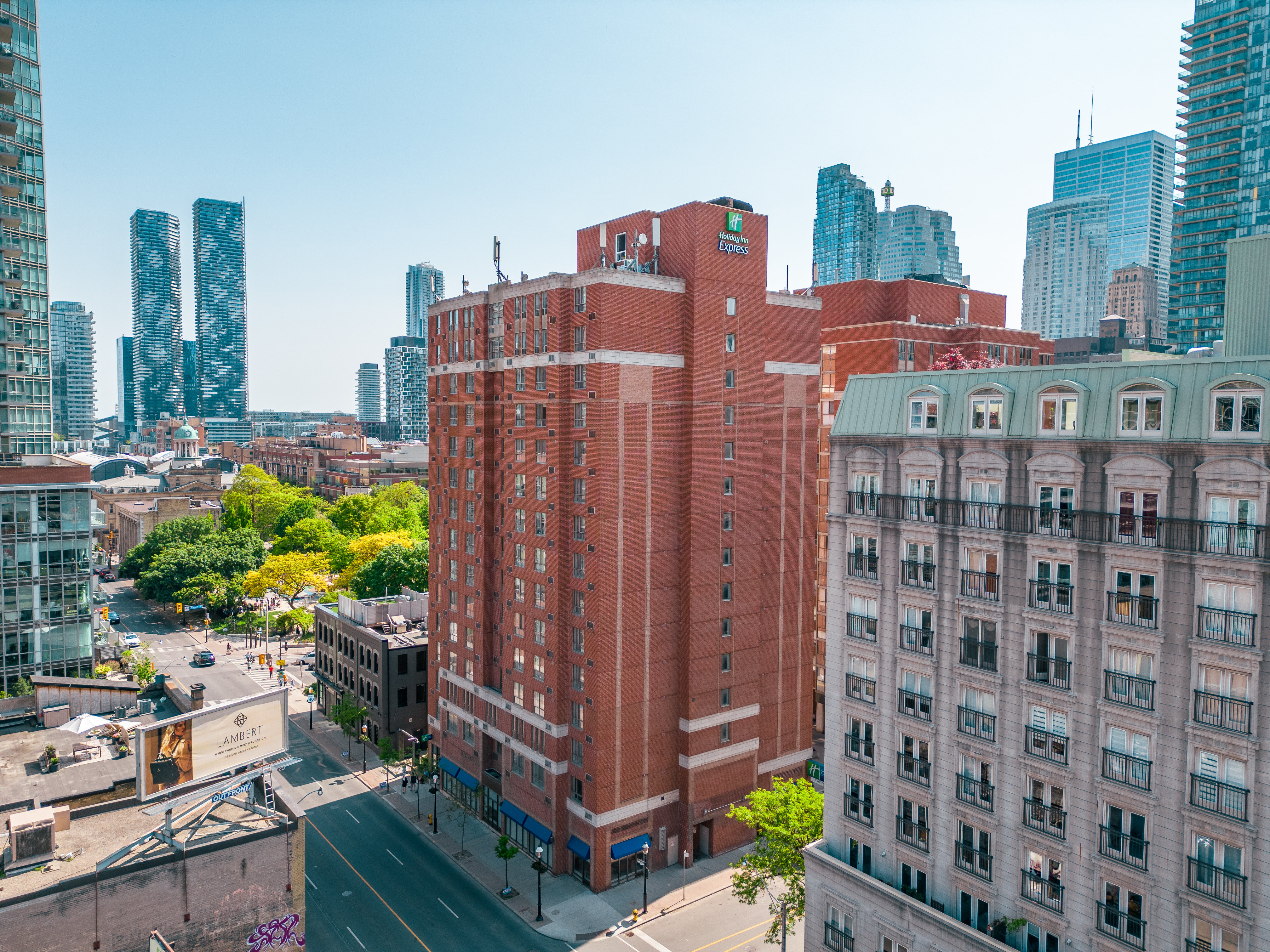 Holiday Inn Express Toronto Downtown in TORONTO
