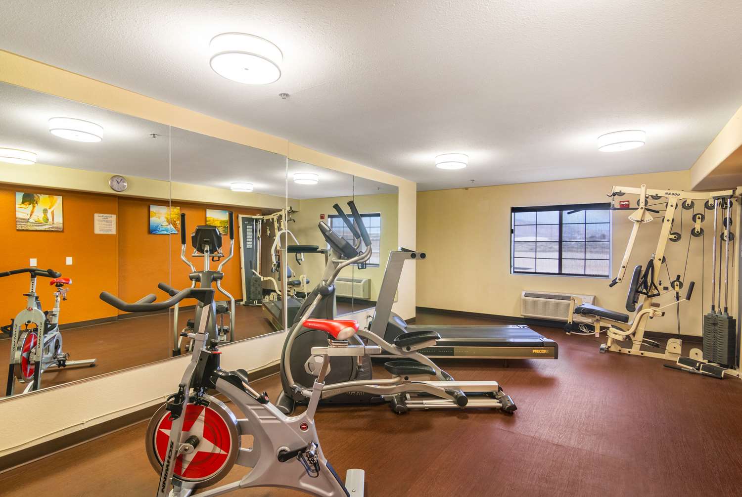 Comfort Inn and Suites Mojave CA 20/46