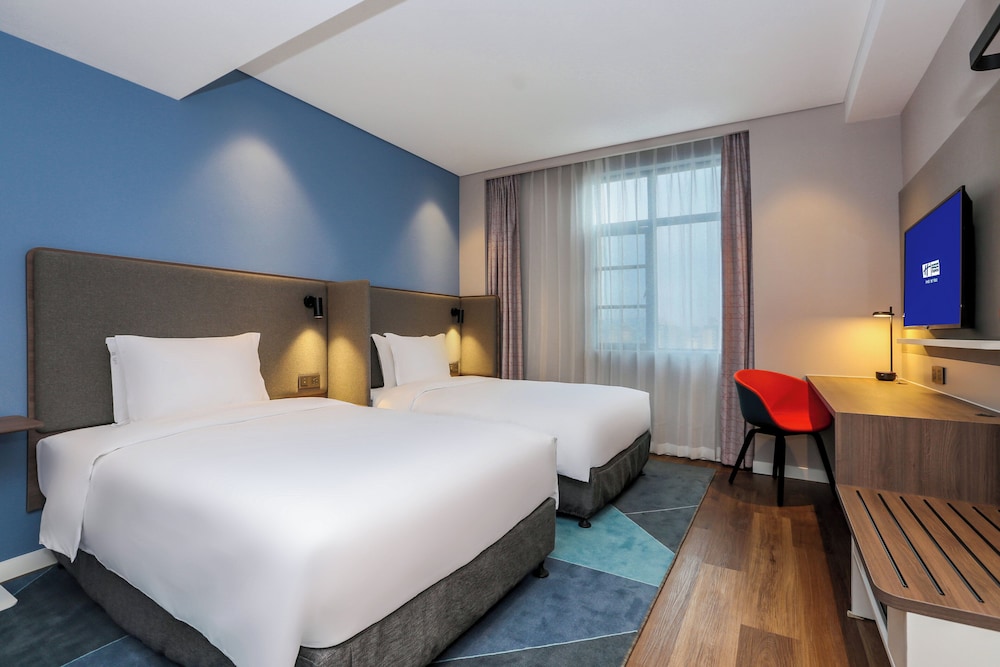 Standard, Twin Beds, Extra Floor Space 3/5