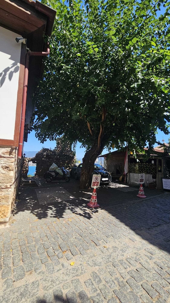 Centauera Boutiqe Hotel 68/76