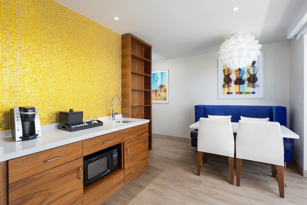 Courtyard by Marriott Santa Monica 14/59