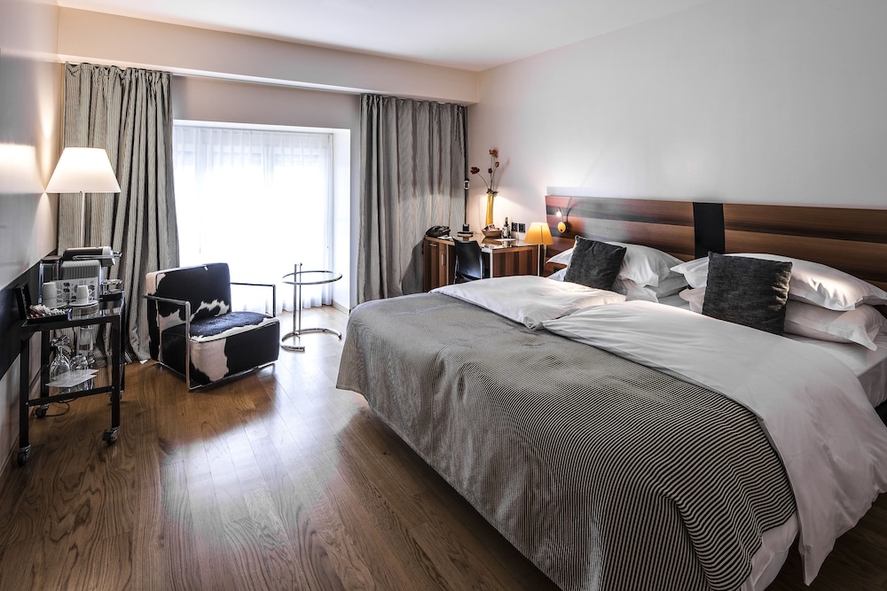 Central Plaza Hotel 25/81