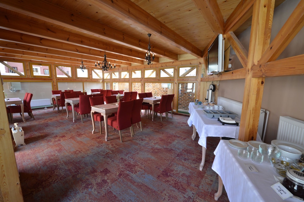 Noblesse Boutique Hotel 53/57
