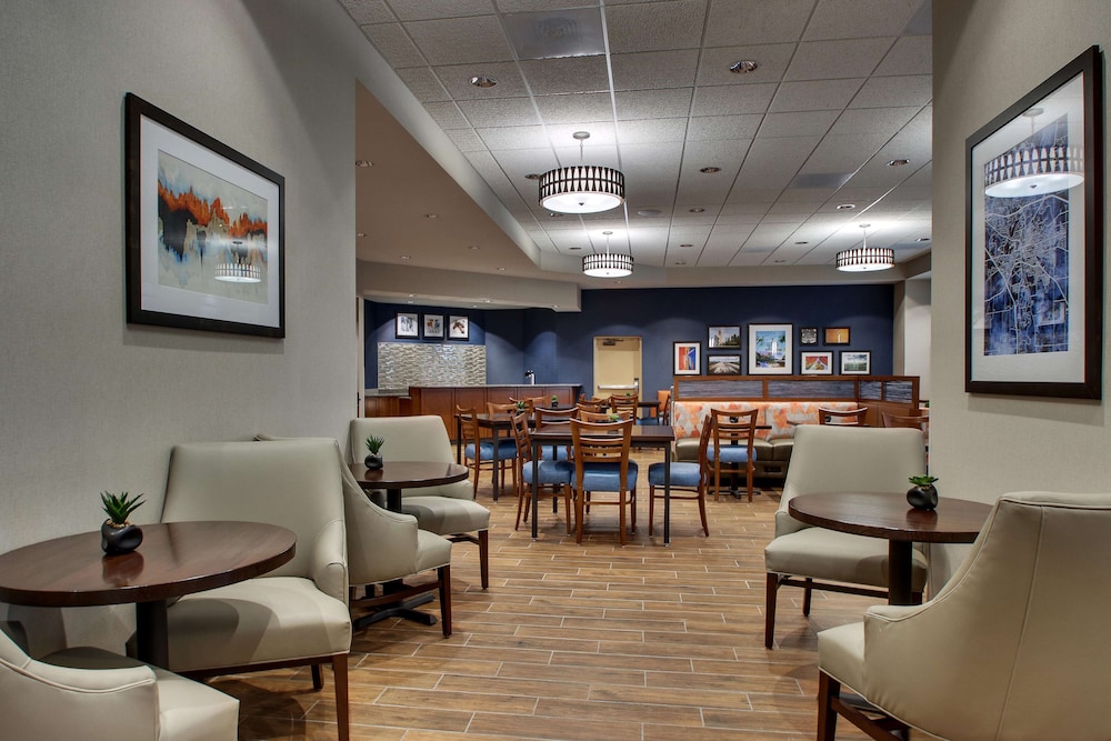 Drury Inn & Suites Iowa City Coralville 37/50