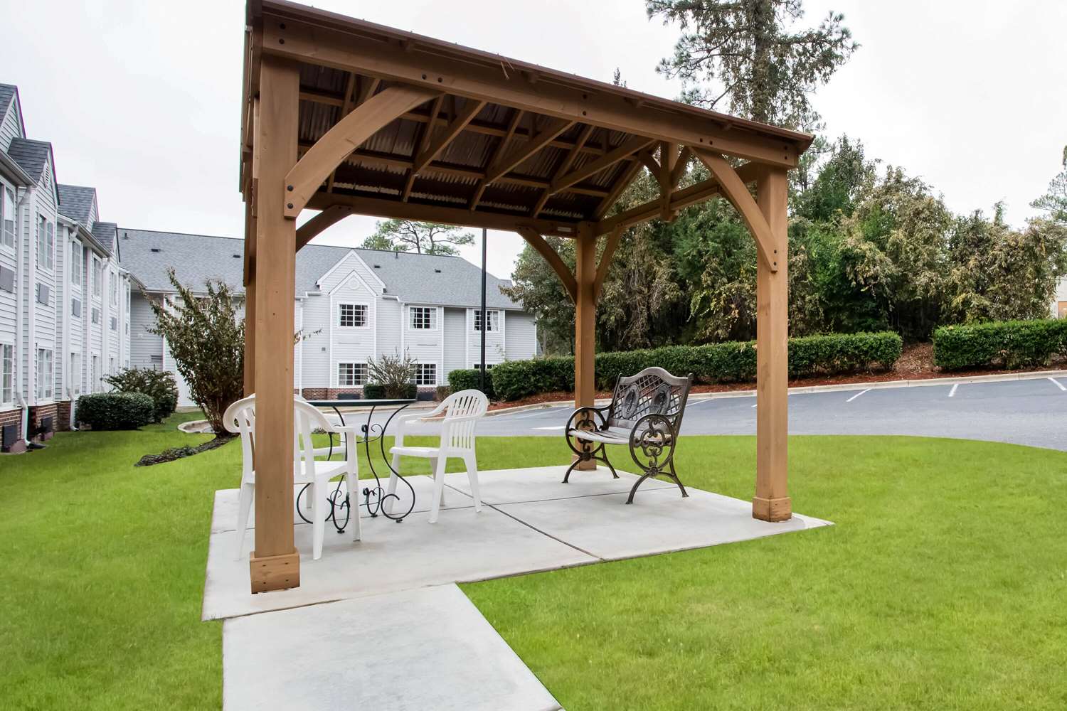 Microtel Inn & Suites by Wyndham Southern Pines / Pinehurst 38/41