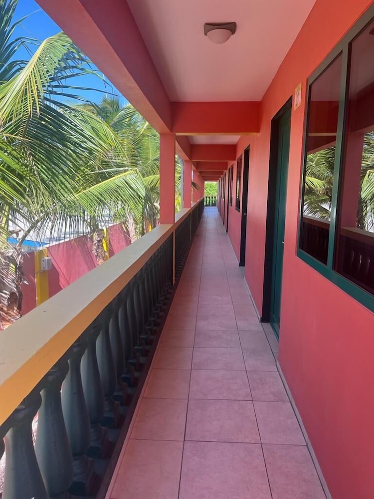 Del Rey Apartments 10/57