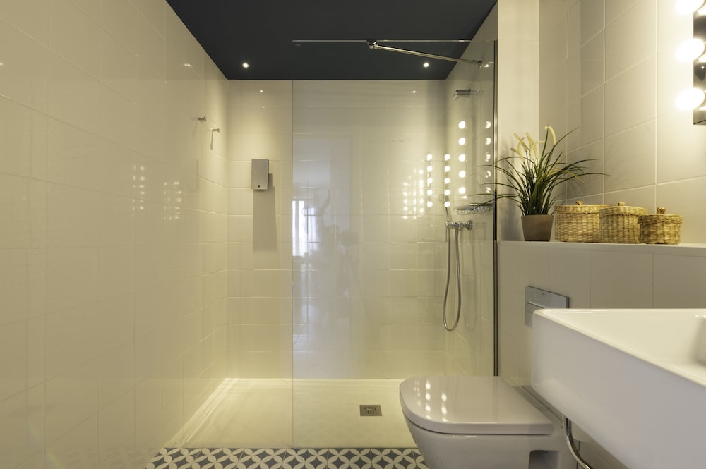 Port Plaza Apartments 40/42