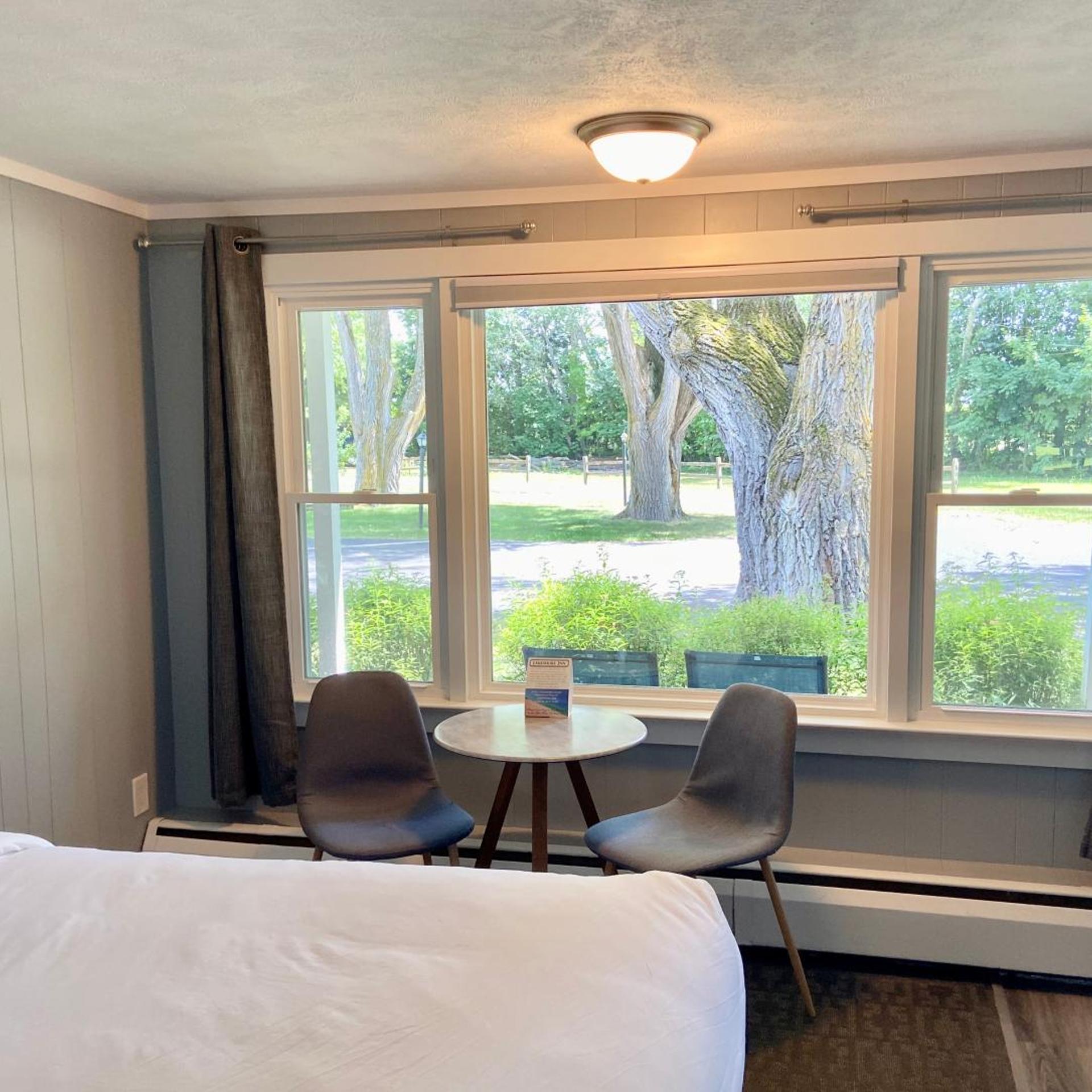 Elk Rapids Lakeshore Inn 16/42