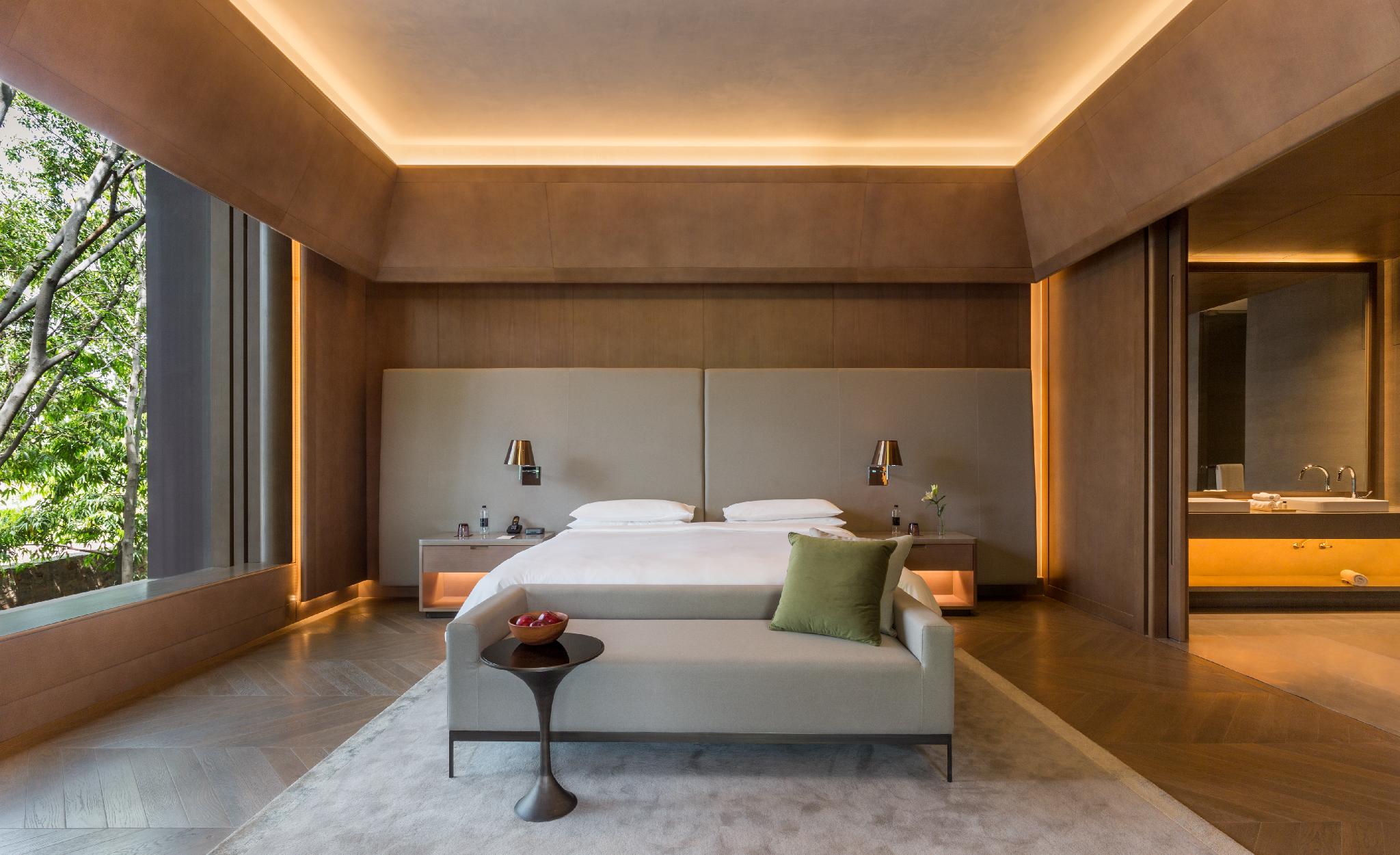 The Roseate Luxury Suite