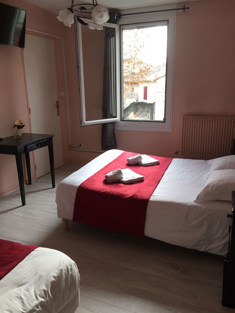 HOSTELLERIE DE LA SOURCE 7/49