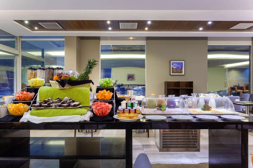Wyndham Santiago Aeropuerto 48/79