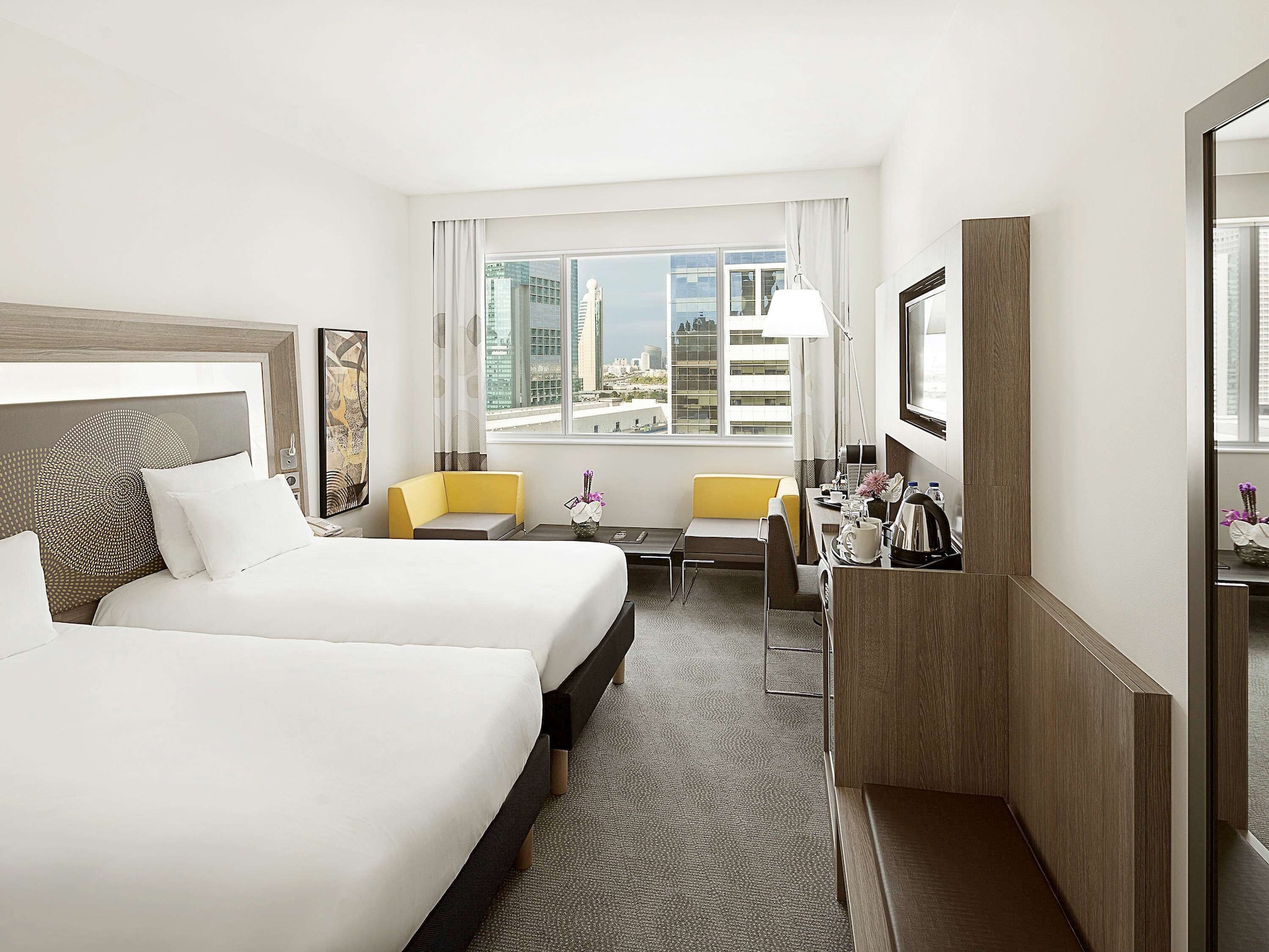 EXECUTIVE, MULTIPLE BEDS