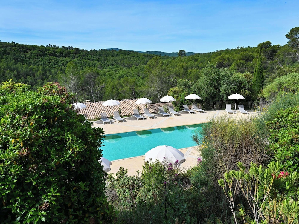 Mercure Brignoles Golf de Barbaroux and Spa 69/73
