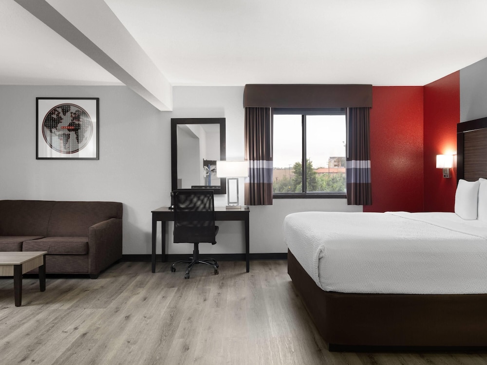 DELUXE, KING BED, SOFA