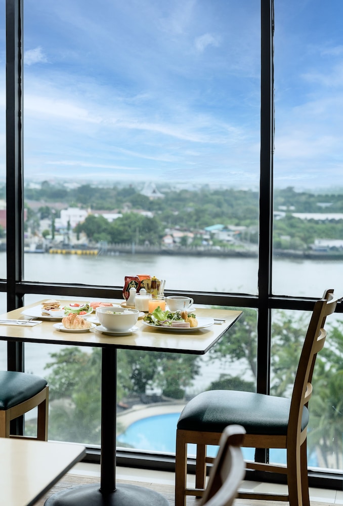 Riverine Place Hotel & Residence 55/72