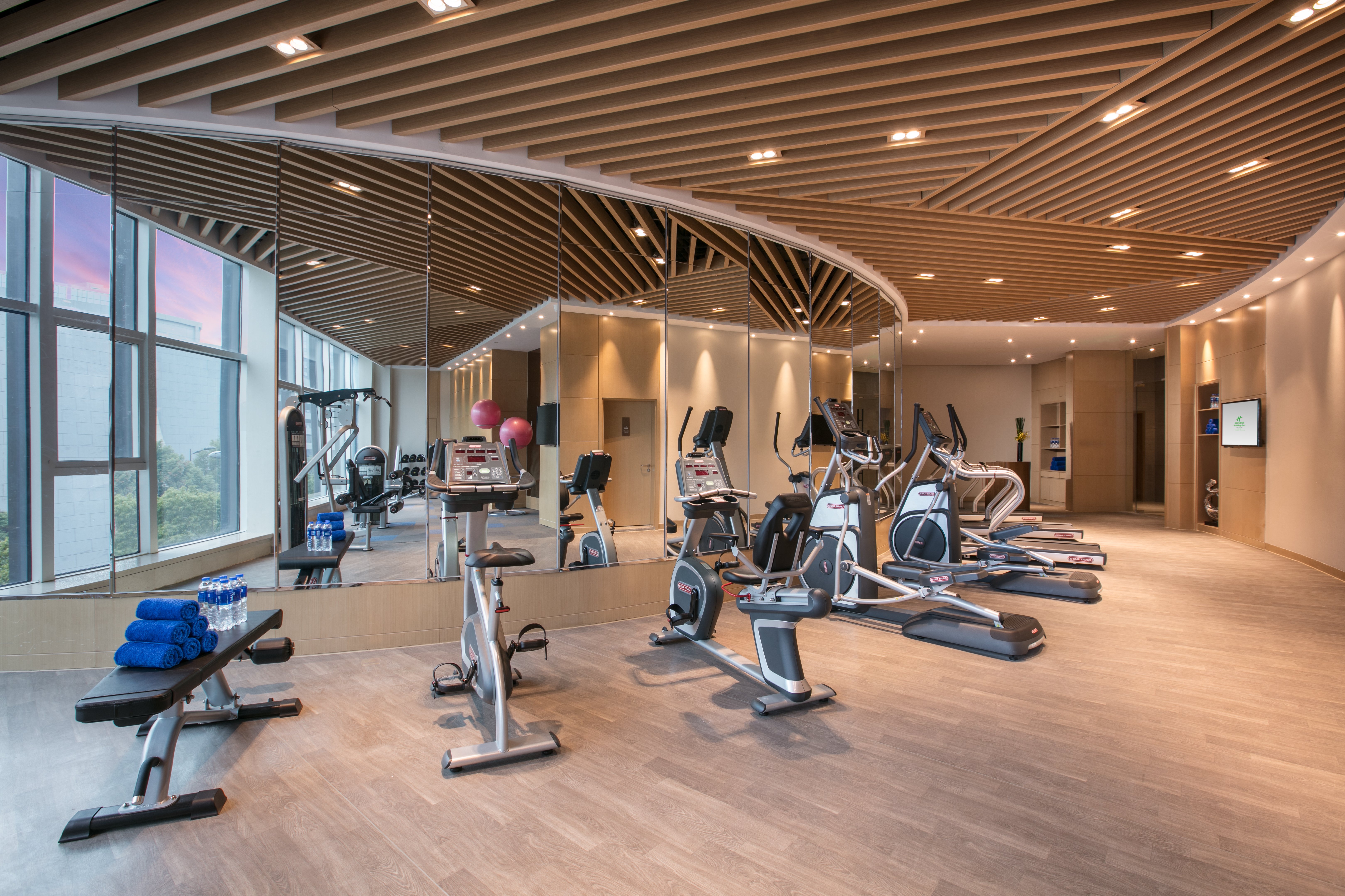 Holiday Inn Hangzhou Gongshu 53/78