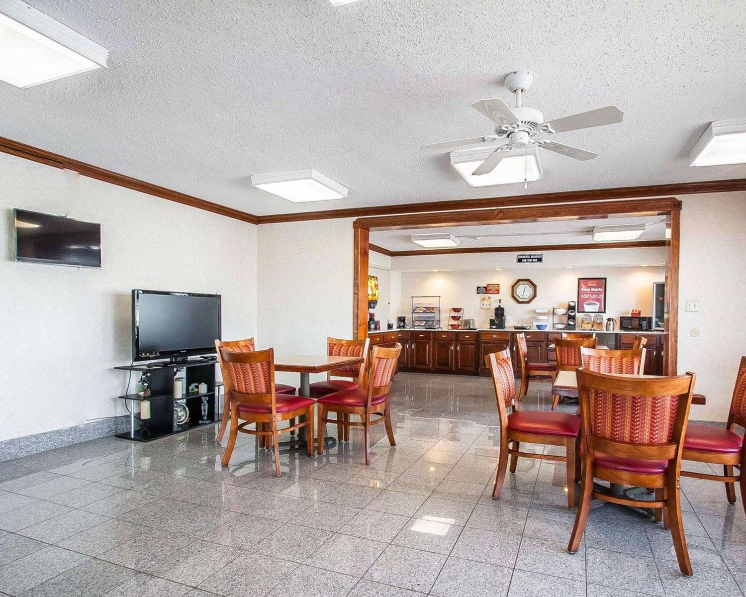 Econo Lodge Dyersburg I-155 23/27
