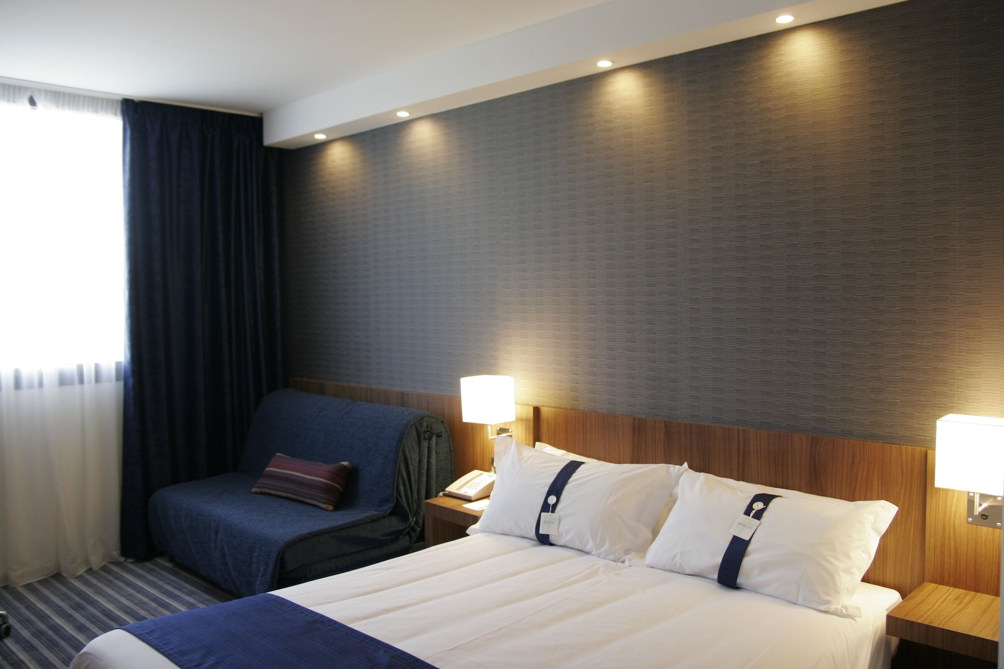 Standard, Single Bed, Holiday Inn Express Bilbao 2/10