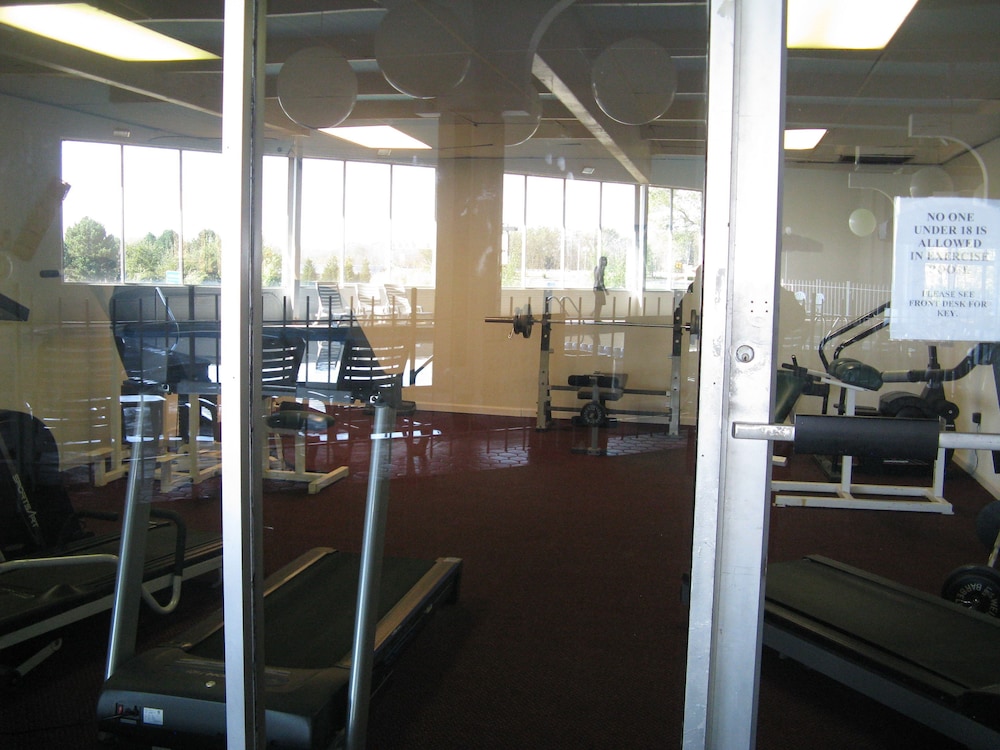 Twin City Inn & Suites Benton Harbor - St. Joseph 31/47