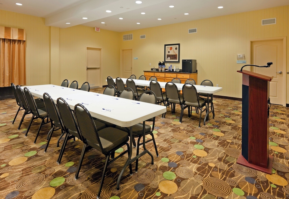 Holiday Inn Express Hotel and Suites Greenville 54/64