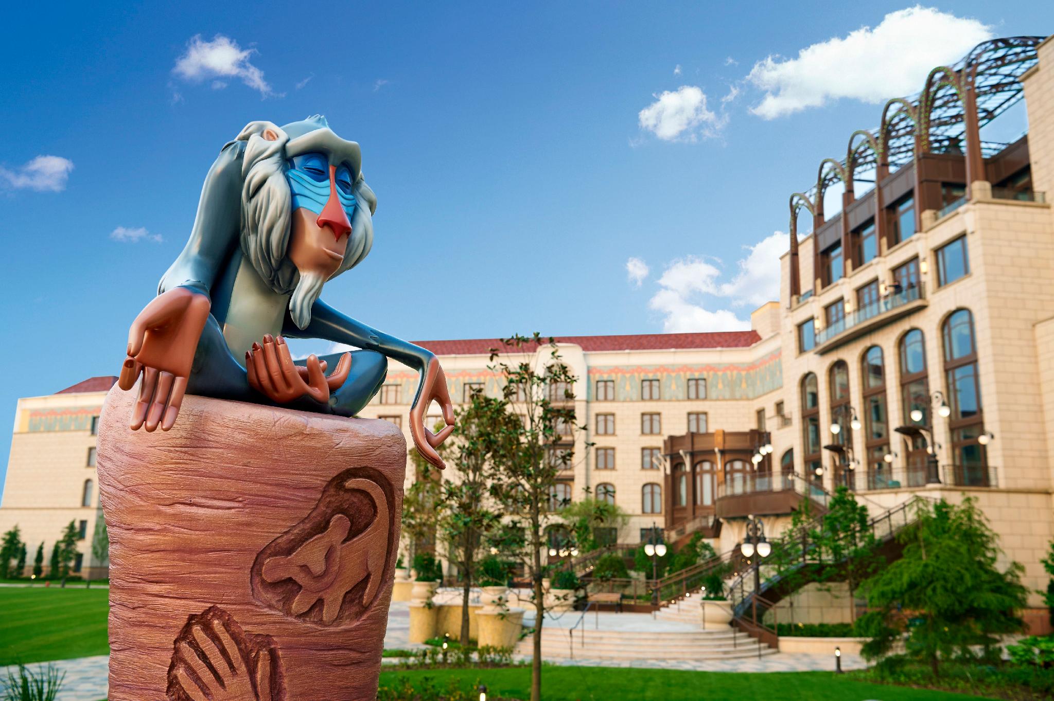 Disneyland Hotel 35/36