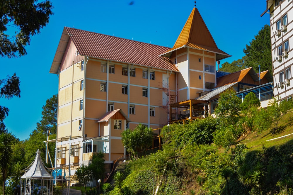 Sky Valle Hotel 4/72