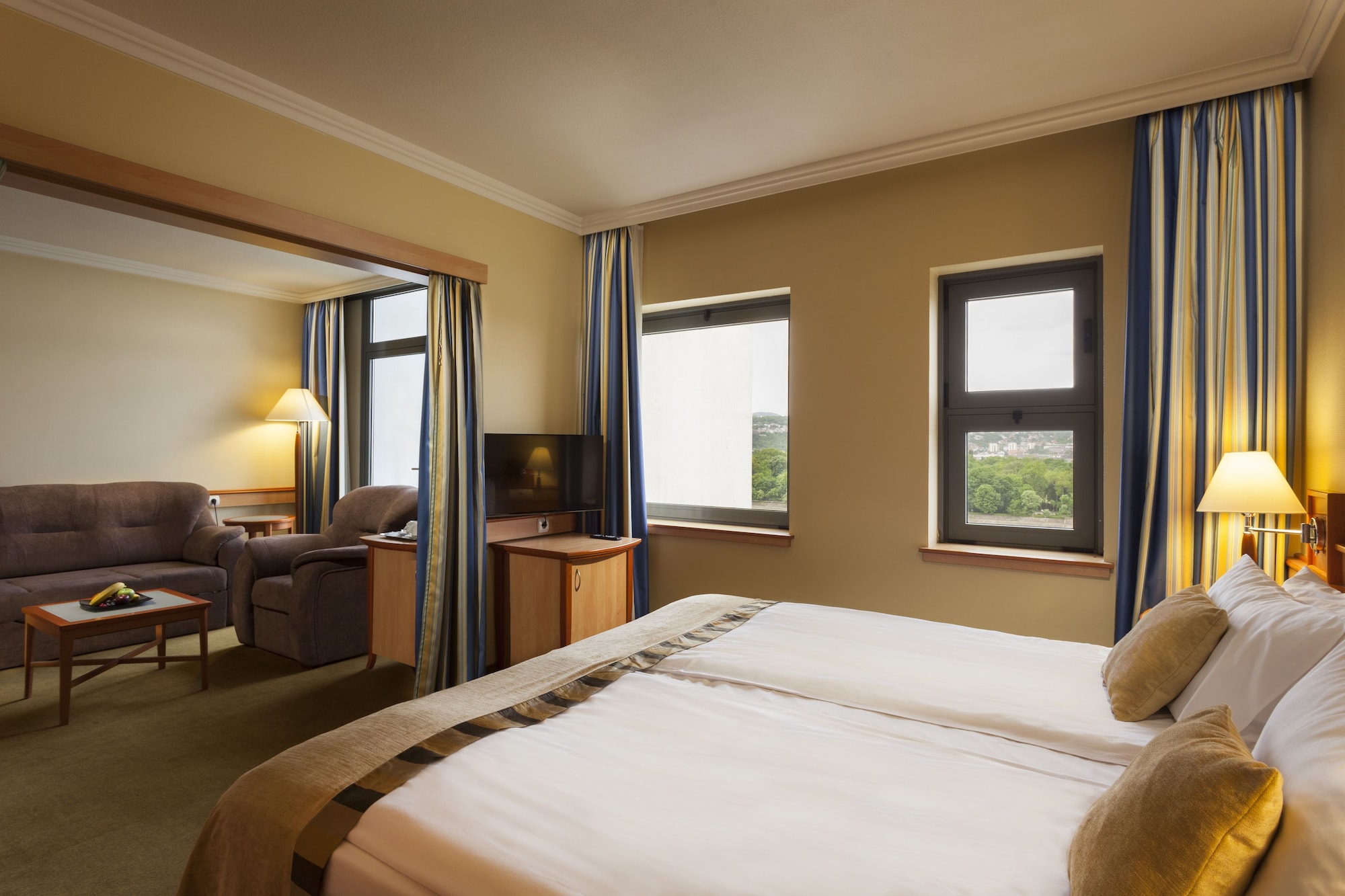 Lifestyle, Apartment, King Bed